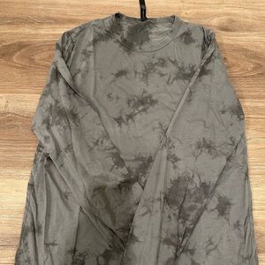 Men’s Lululemon long sleeve